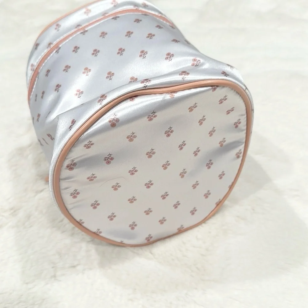 NEW Round Cosmetic Case Floral